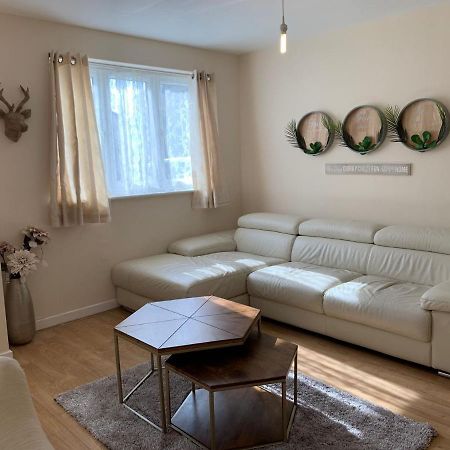 Modern Flat Apartment Watford  Exterior photo