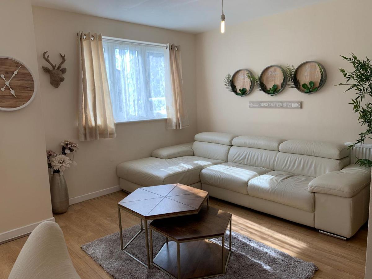 Modern Flat Apartment Watford  Exterior photo