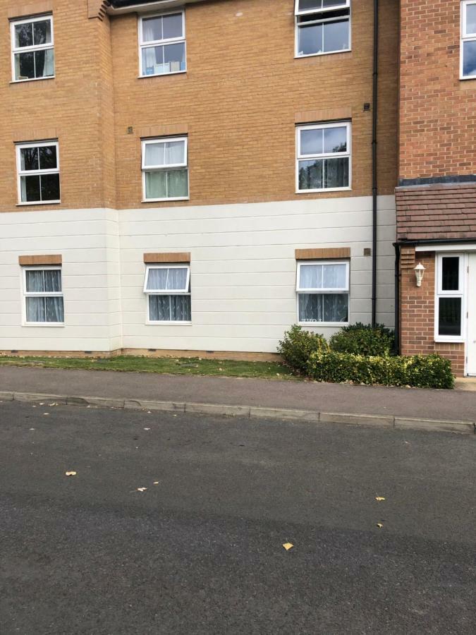 Modern Flat Apartment Watford  Exterior photo